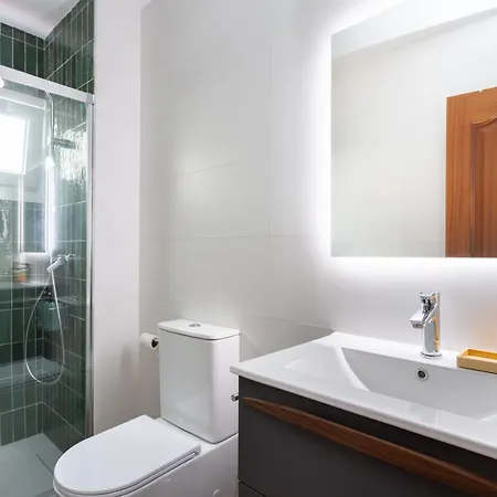 Home2book Cozy Pool Retreat In Apartment *