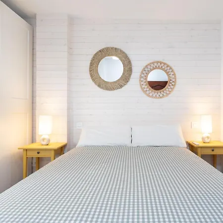 Home2book Cozy Pool Retreat In