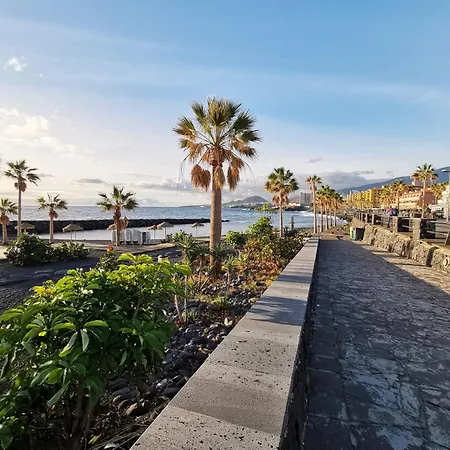 Apartment Home2book Cozy Pool Retreat In